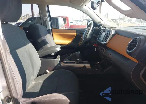 2017 Toyota Tacoma Sr5 V6 z USA, uszkodzony, nr VIN 3TMAZ5CN5HM037066